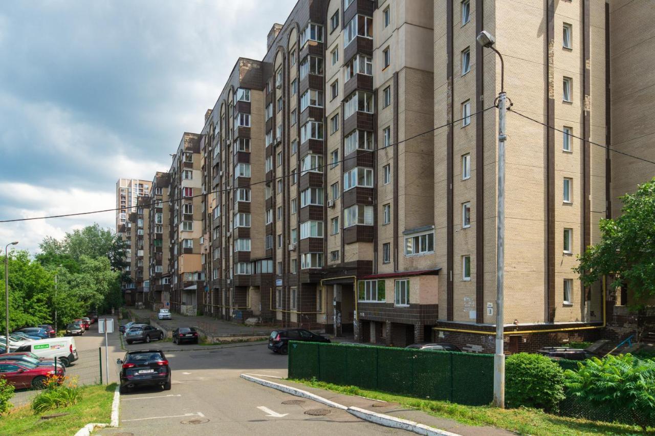 двухуровневая на лобановского شقة كييف